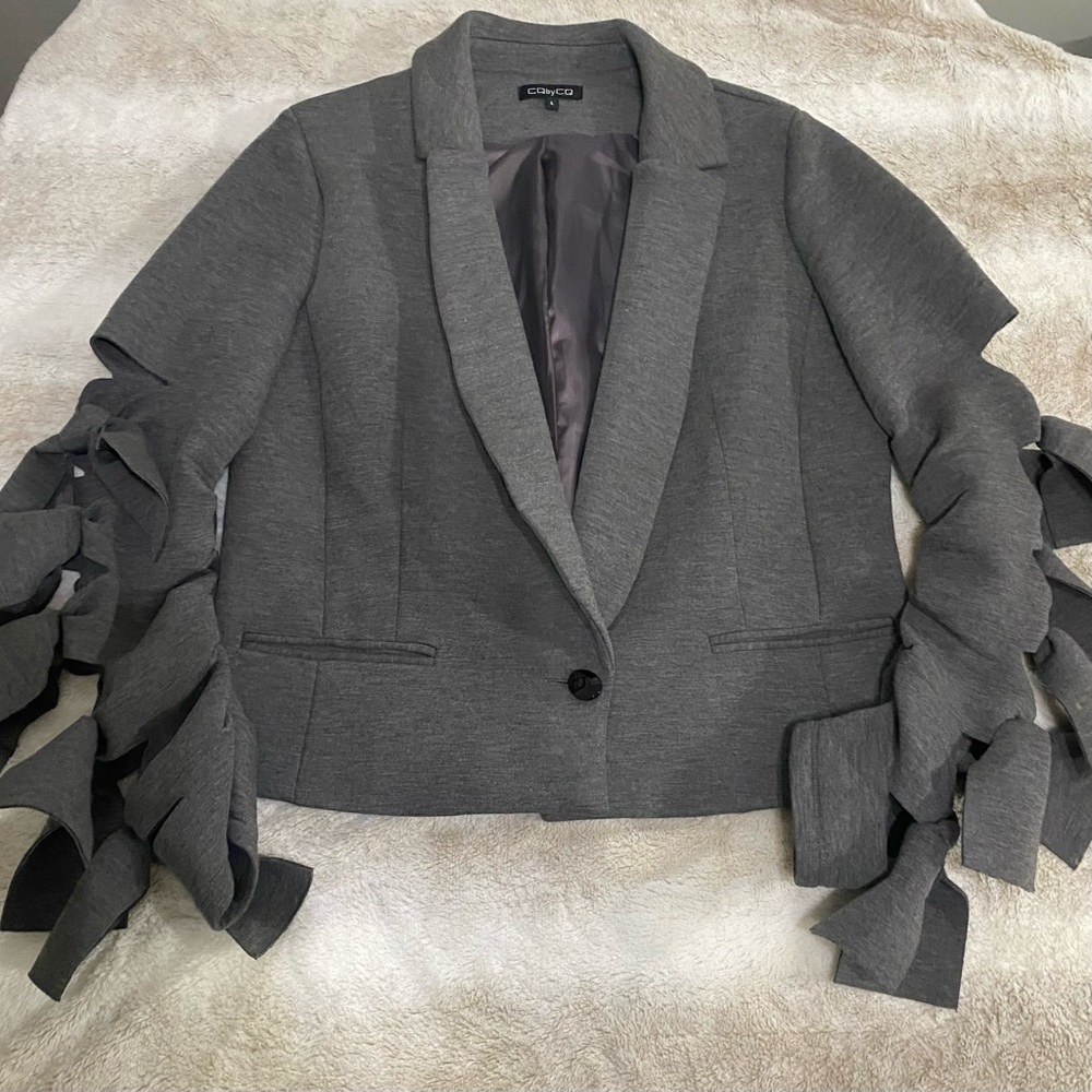 CQ by CQ quilted gray blazer with cutout and ribbon detail sleeves. 🔥🔥🔥🔥🔥
